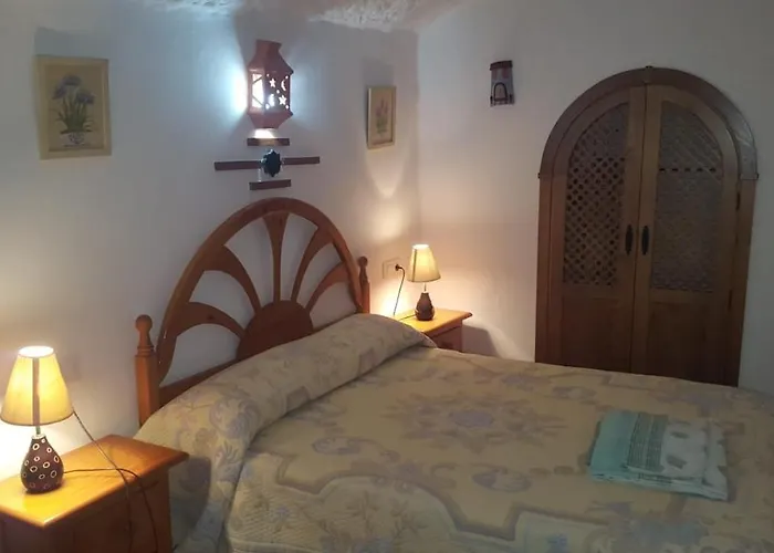 Casas Cuevas Elvira