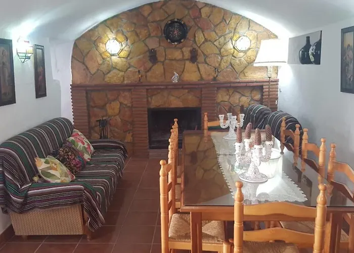 Casas Cuevas Elvira